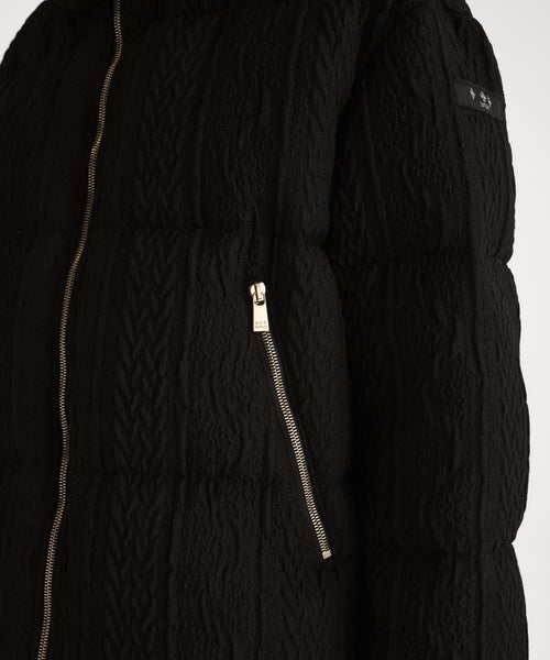 モデル身長175cm、着用サイズ2、着用カラーBLACK