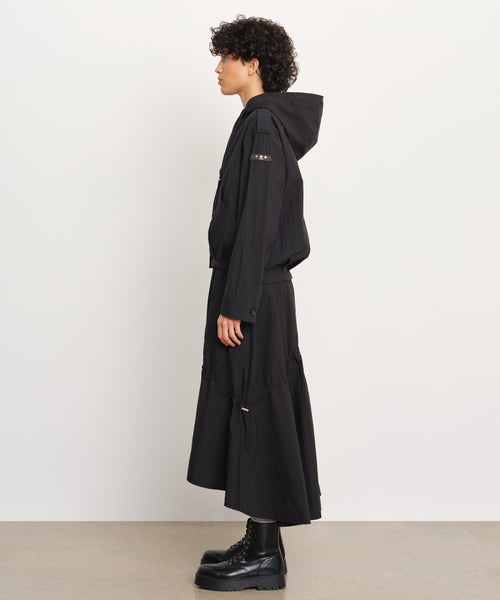 モデル身長176cm、着用サイズ2、着用カラーBLACK