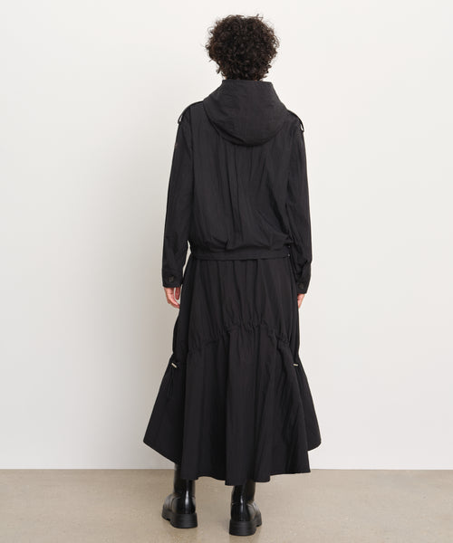 モデル身長176cm、着用サイズ2、着用カラーBLACK