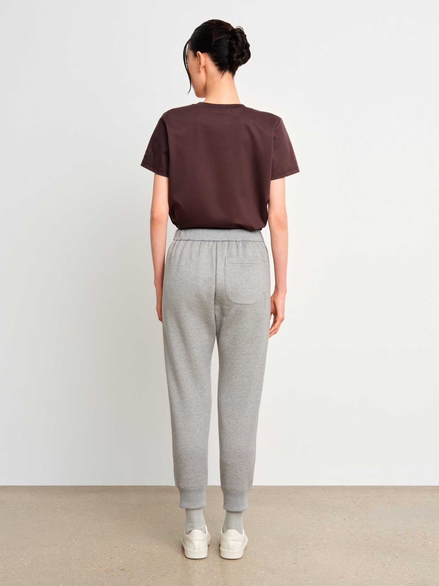 モデル身長175cm、着用サイズ2、着用カラーGRAY