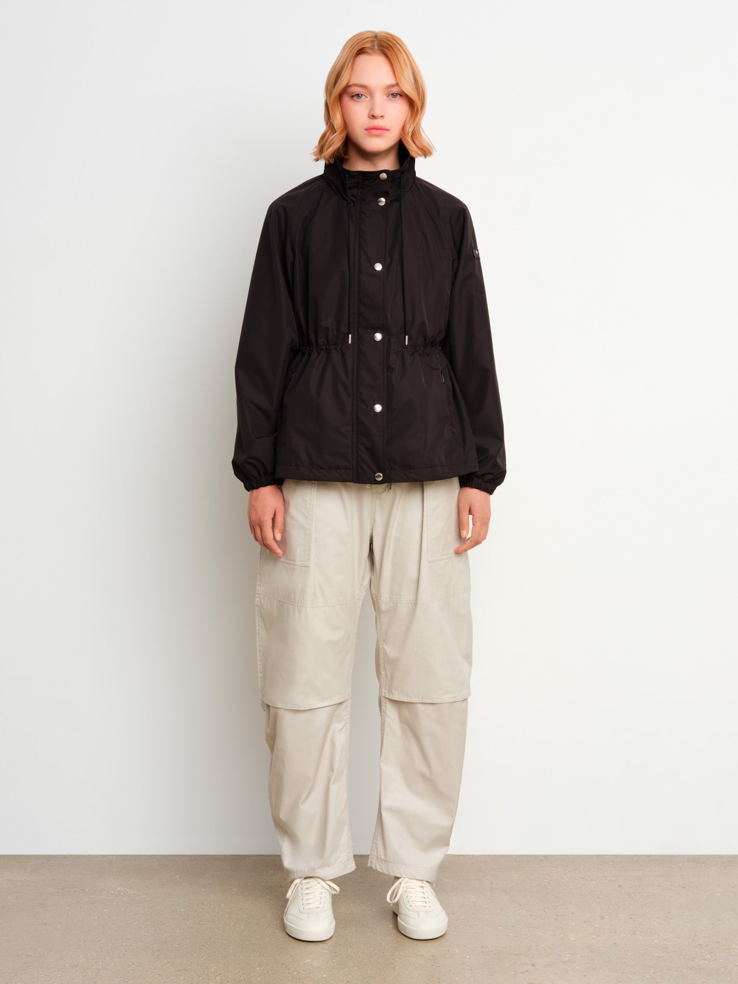 モデル身長175cm、着用サイズ2、着用カラーBLACK