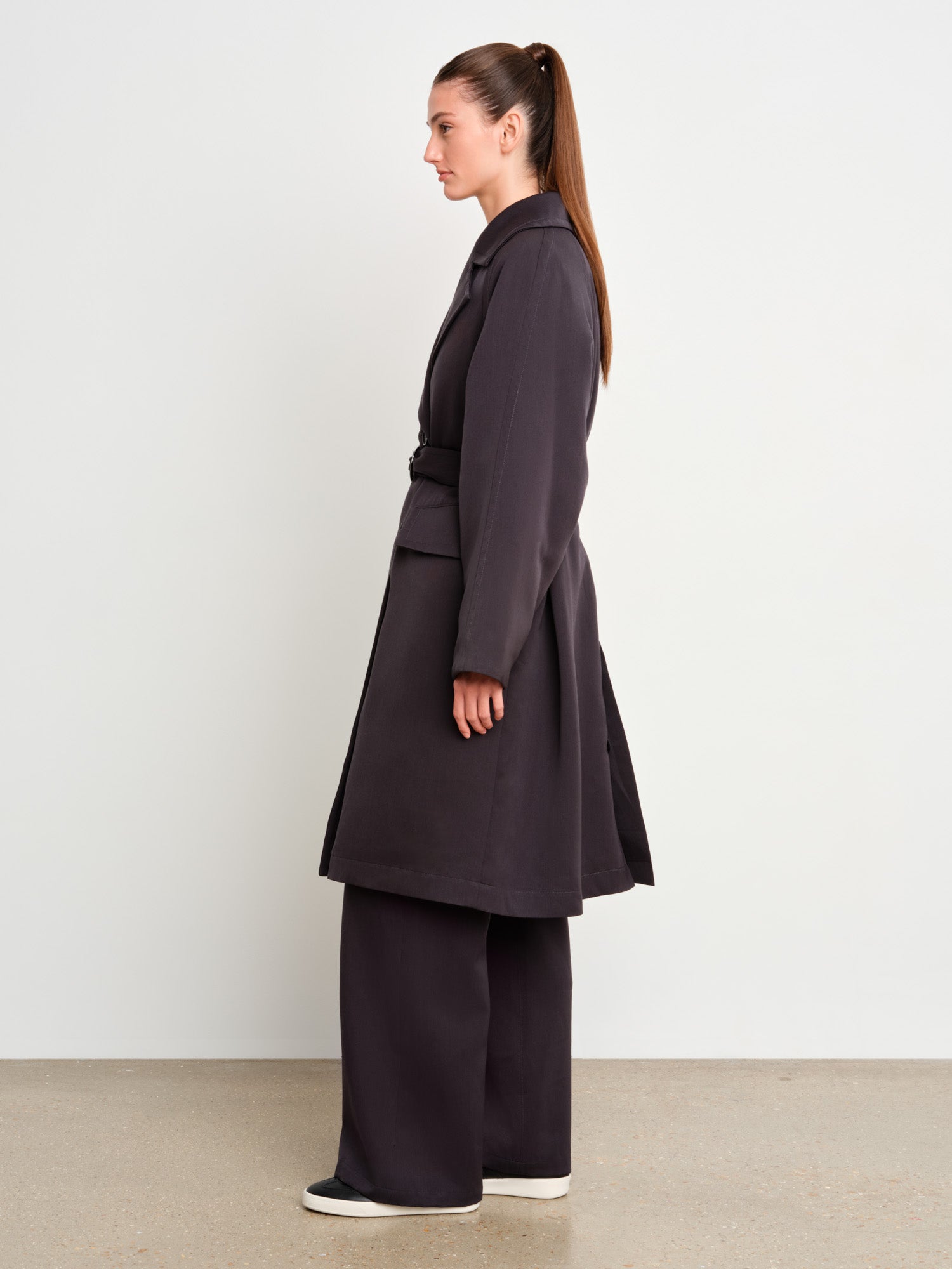 モデル身長175cm、着用サイズ2、着用カラーBLACK