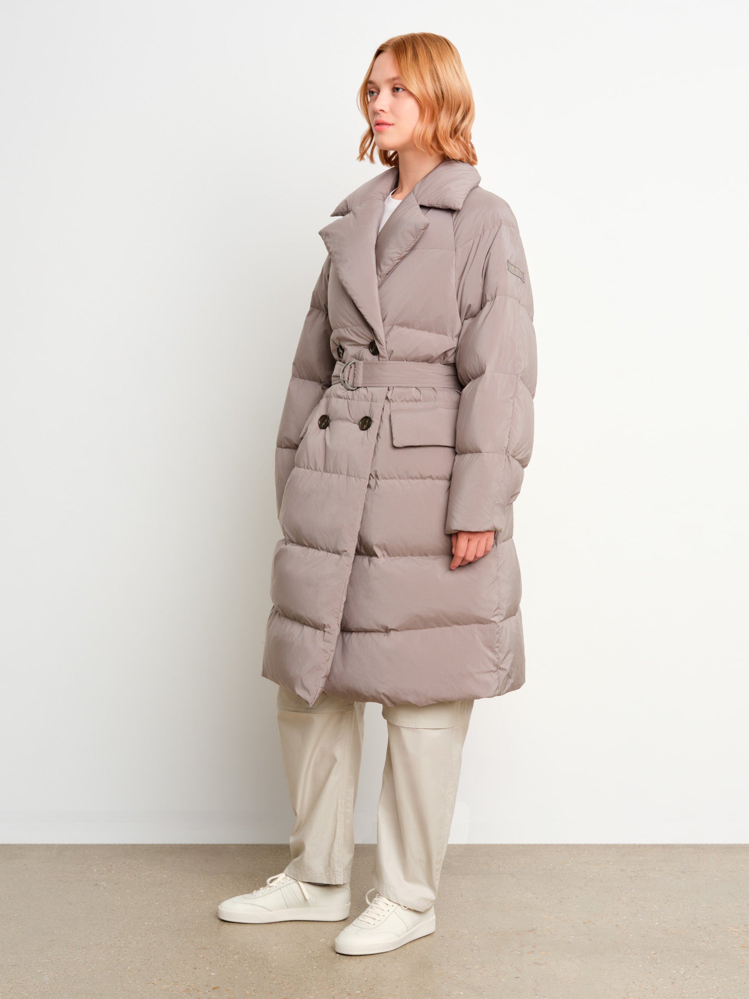 モデル身長175cm、着用サイズ2、着用カラーGRAY