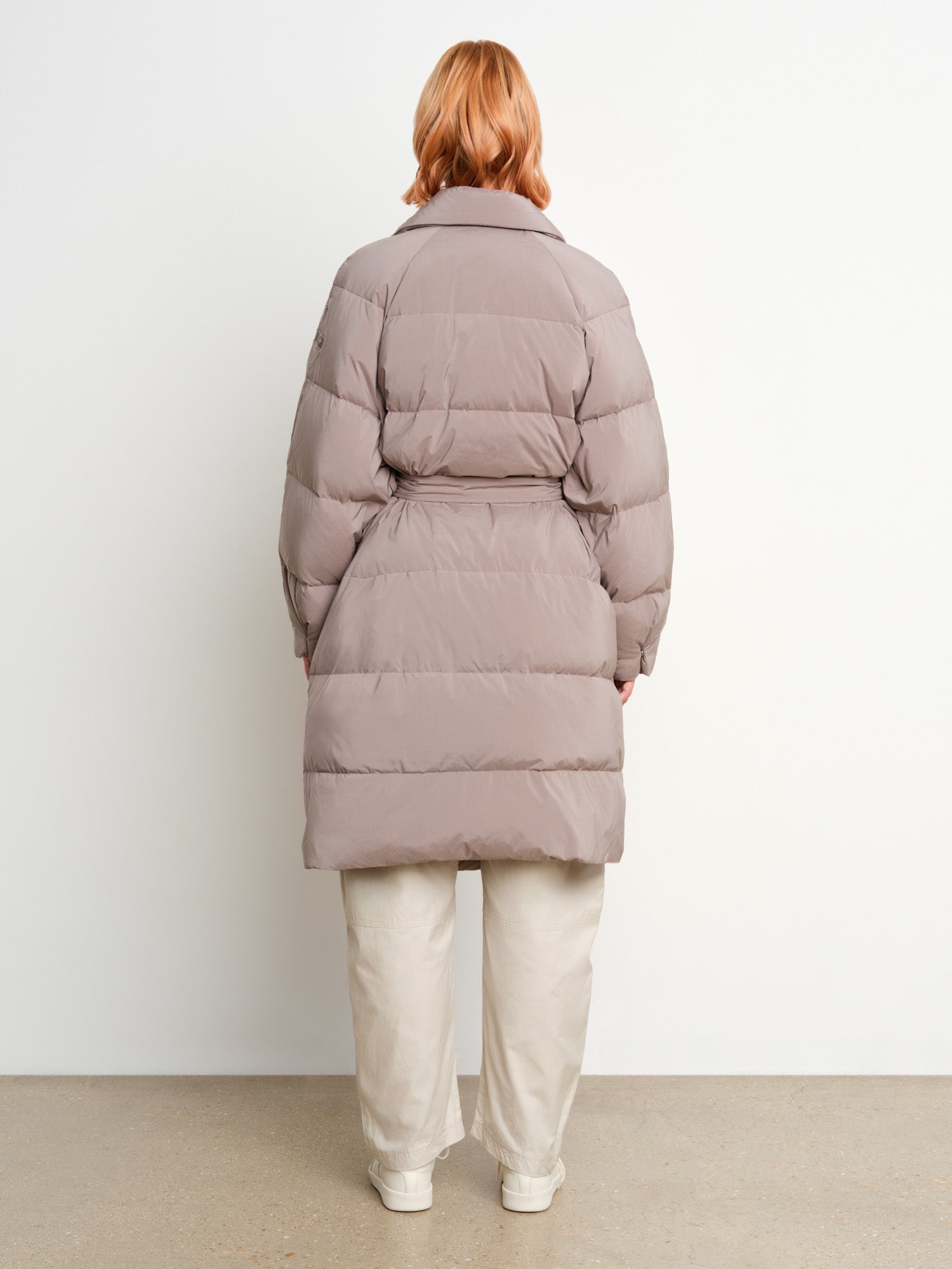 モデル身長175cm、着用サイズ2、着用カラーGRAY