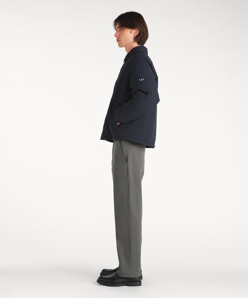 モデル身長188cm、着用サイズ3、着用カラーNAVY