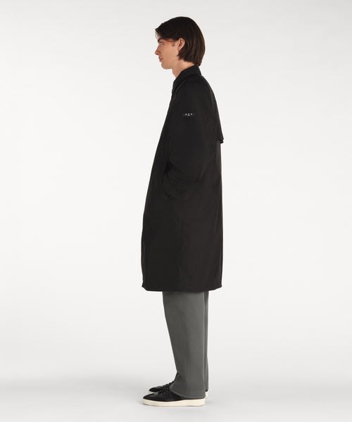 モデル身長188cm、着用サイズ3、着用カラーBLACK