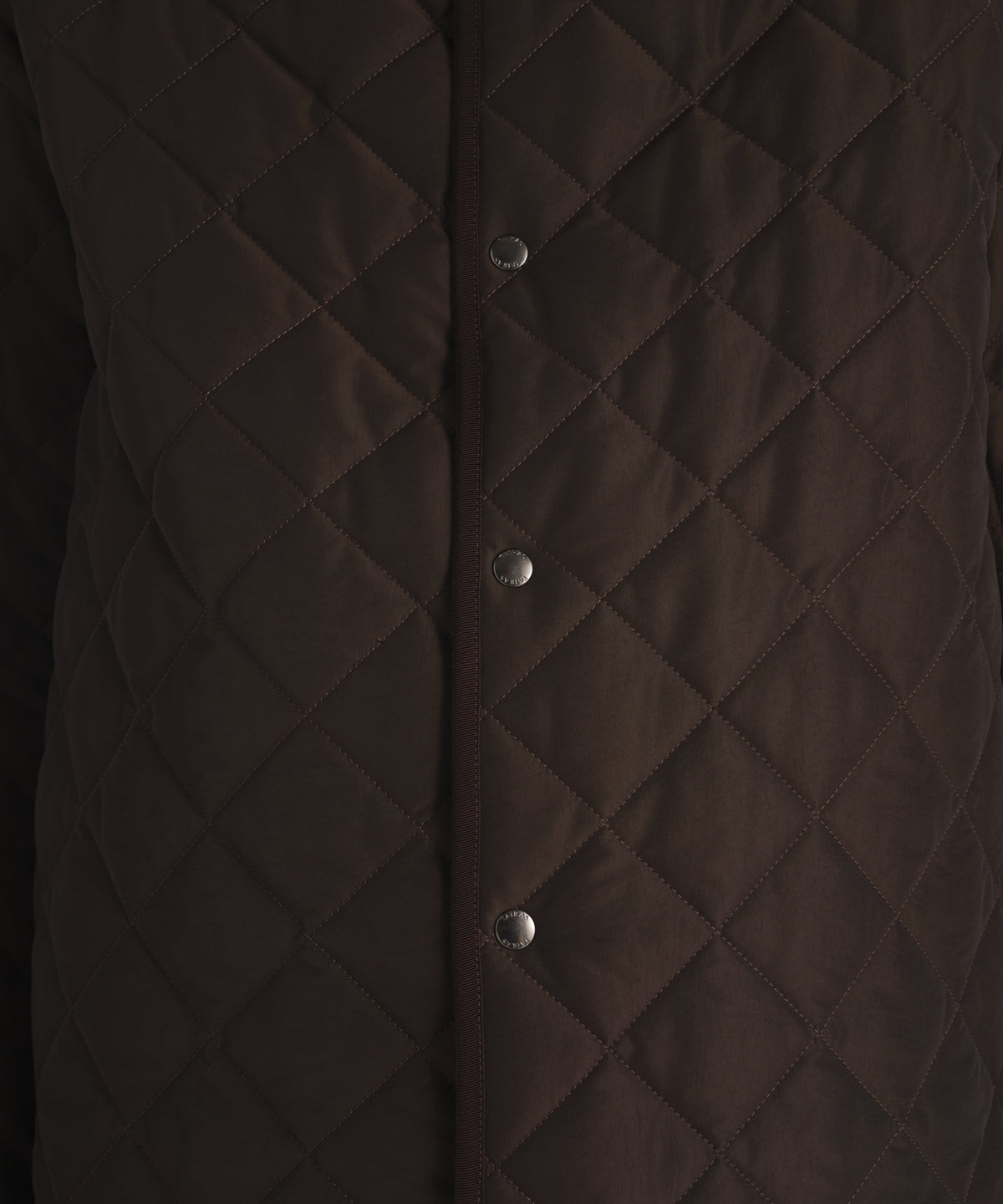 モデル身長188cm、着用サイズ3、着用カラーBROWN