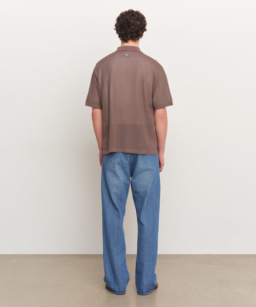 モデル身長185cm、着用サイズ3、着用カラーMOCHA