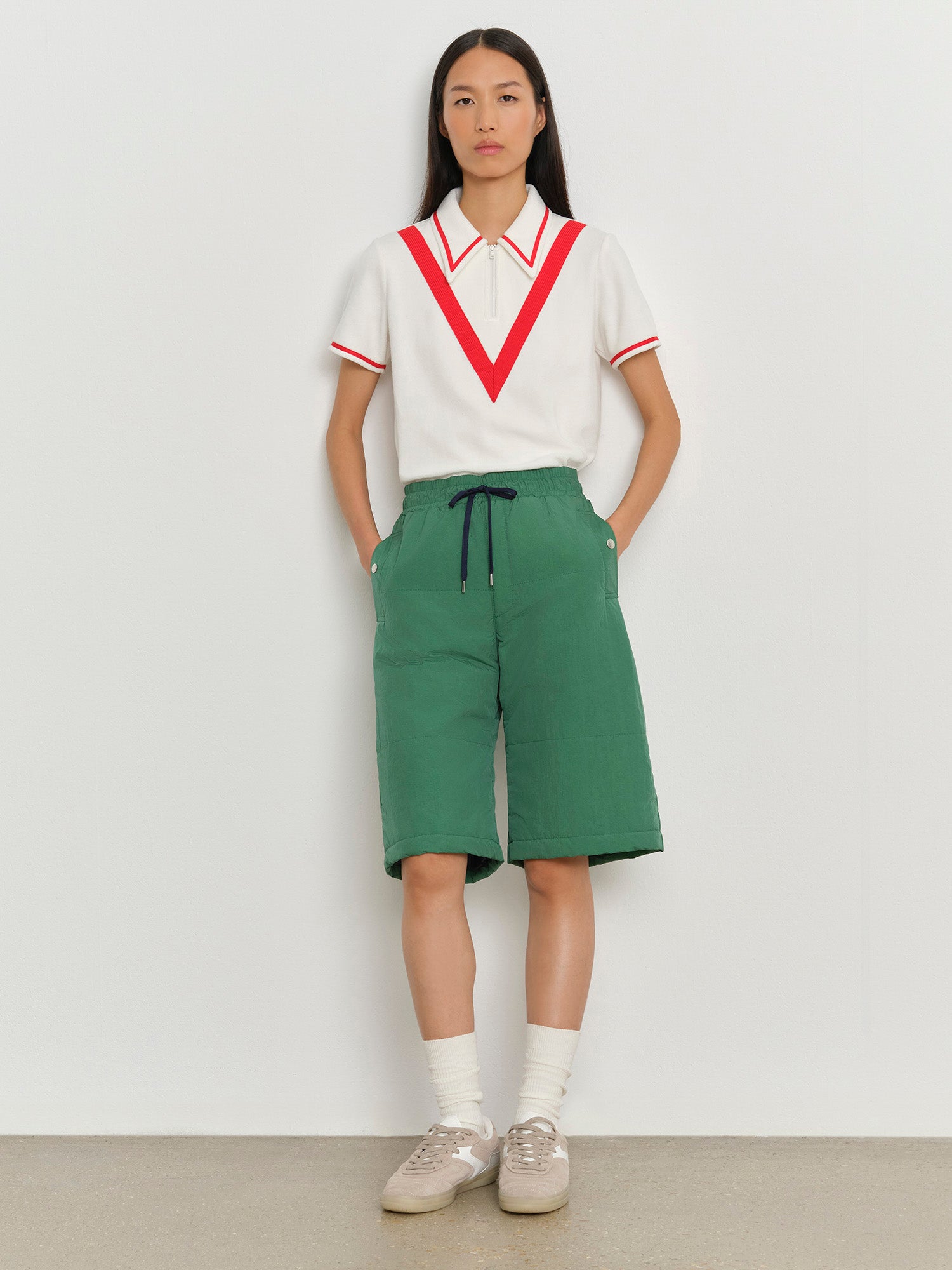 モデル身長178cm、着用サイズ2、着用カラーGREEN