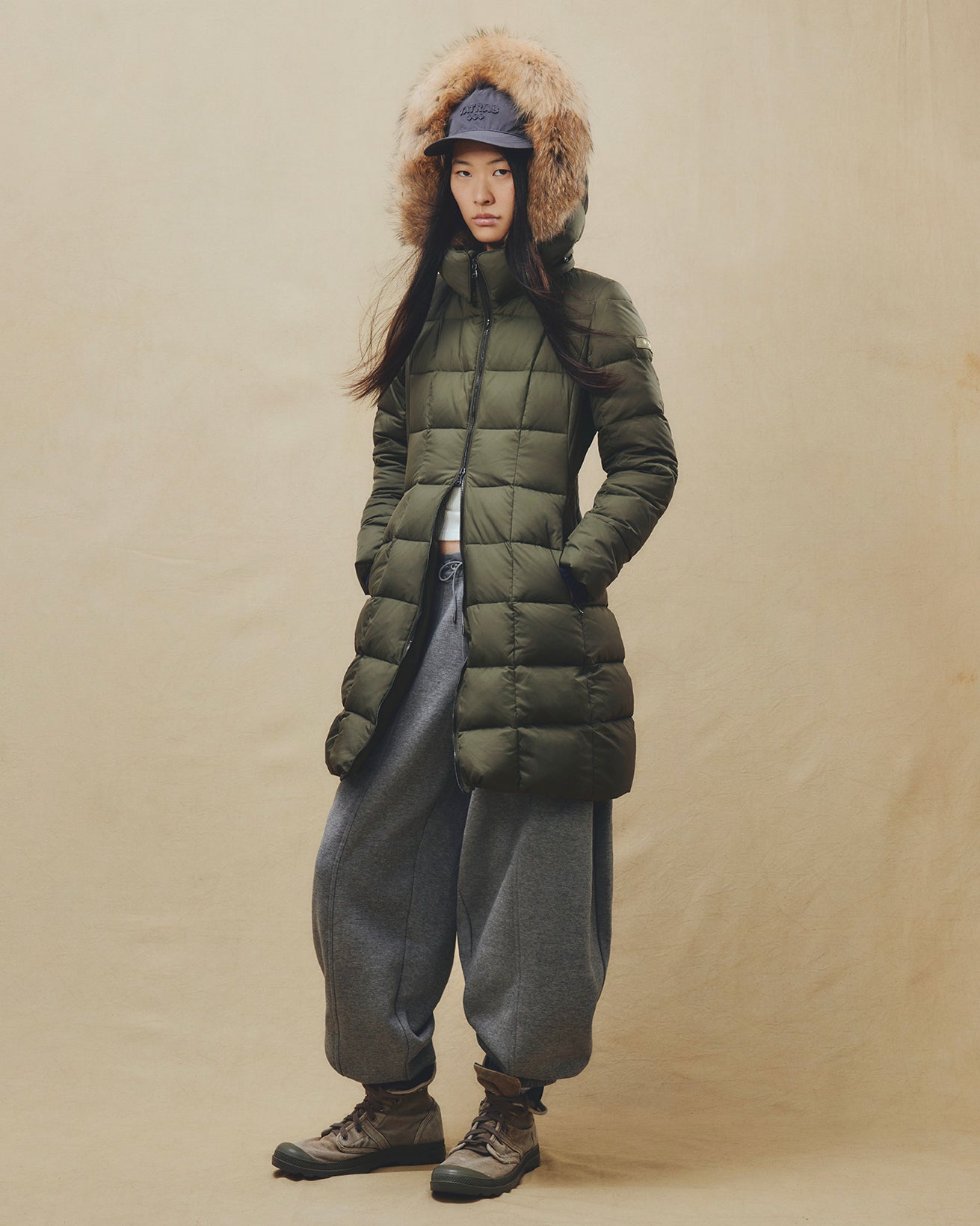 2190ま ハンガー付きTATRAS BARBRA 2024年モデル　ブラック TATRAS(タトラス) BARBRA バルブラ | B'2nd（ビーセカンド