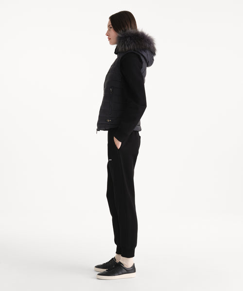 モデル身長176cm、着用サイズ2、着用カラーNAVY