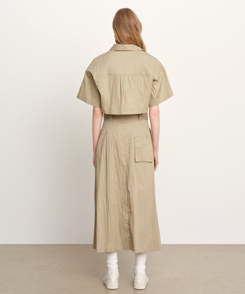 モデル身長176cm、着用サイズ2、着用カラーBEIGE