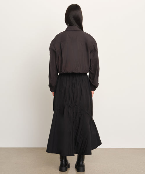 モデル身長177cm、着用サイズ2、着用カラーBLACK