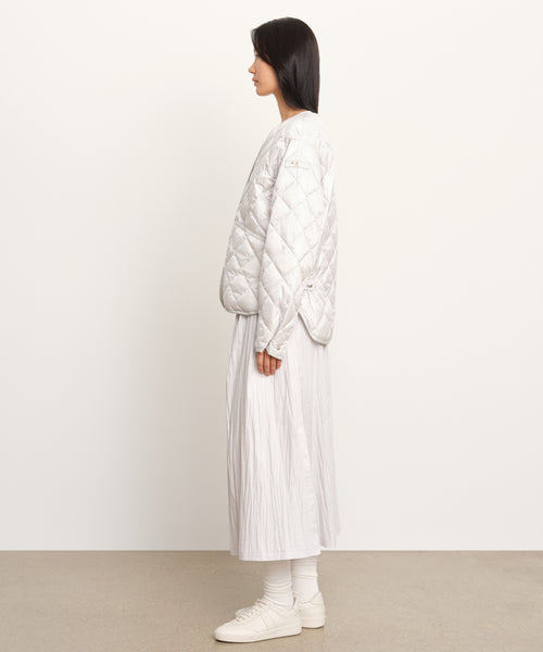 モデル身長177cm、着用サイズ2、着用カラーL.GRAY