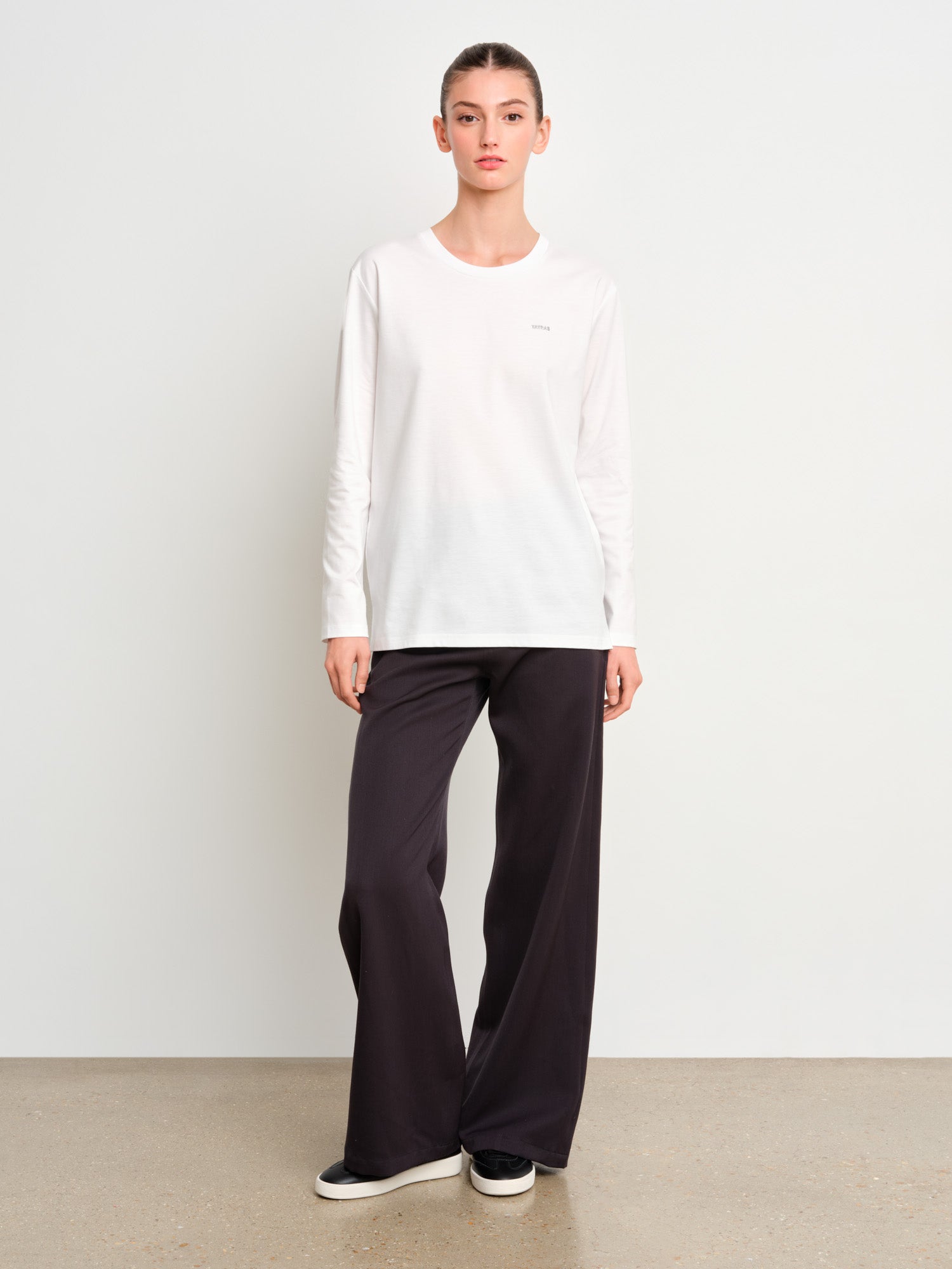 OLITICA オリーチカ Tシャツ | タトラス公式オンラインストア