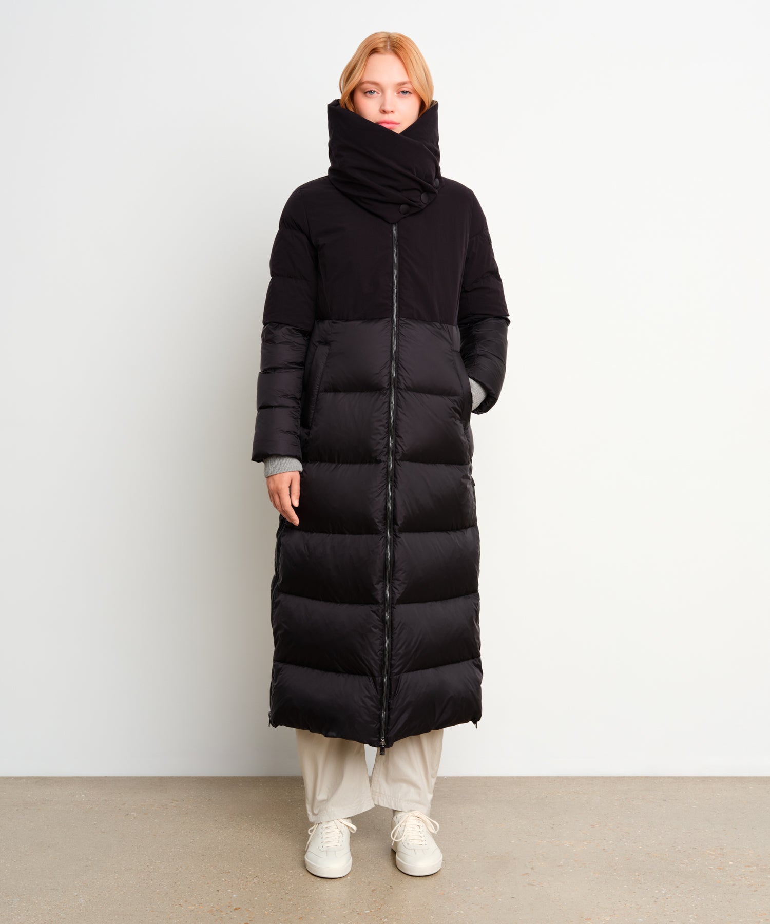 モデル身長175cm、着用サイズ2、着用カラーBLACK