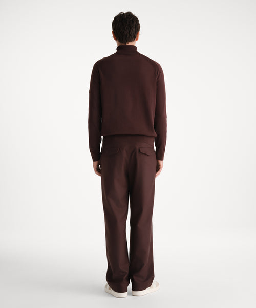 モデル身長185cm、着用サイズ3、着用カラーBROWN