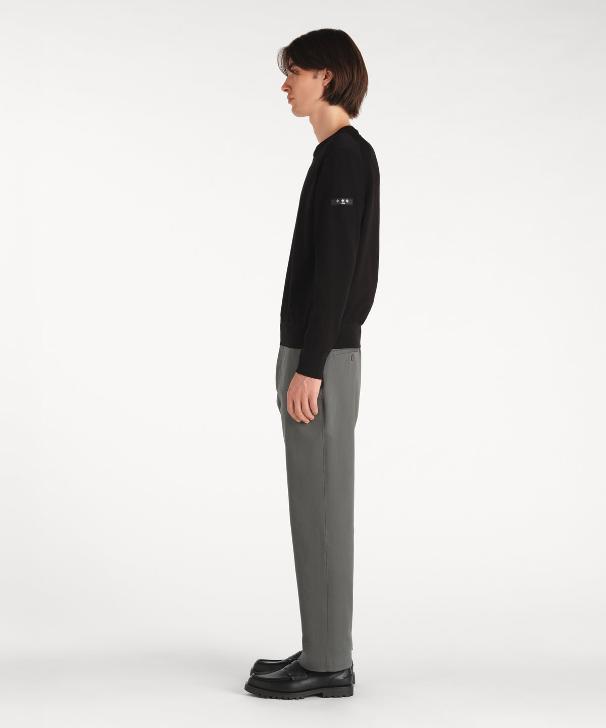 モデル身長188cm、着用サイズ3、着用カラーBLACK