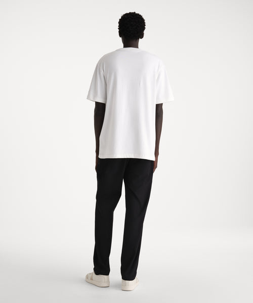 モデル身長186cm、着用サイズ3、着用カラーIVORY