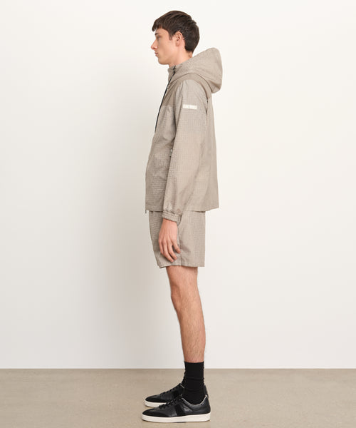 モデル身長189cm、着用サイズ3、着用カラーGRAY