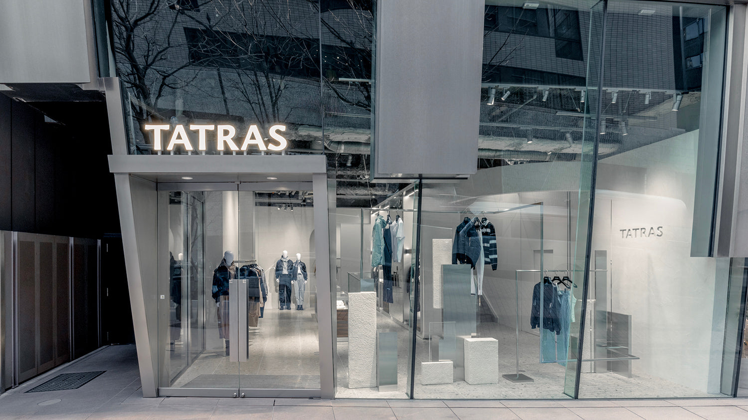 官方】TATRAS｜融合日本與義大利文化，兼具機能性與風格的羽絨外套