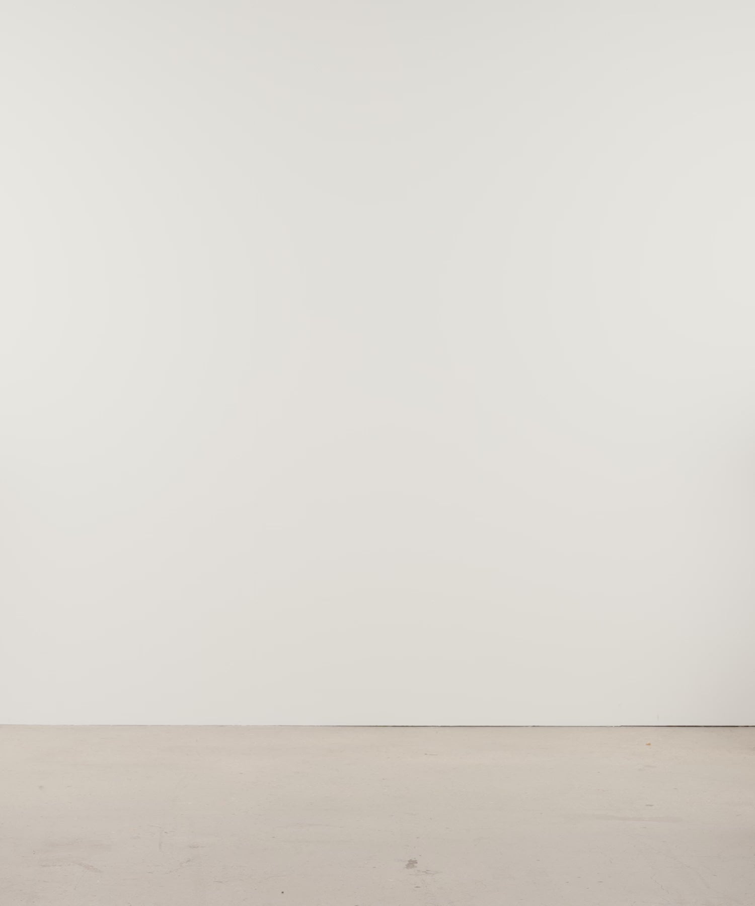モデル身長189cm、着用サイズ3、着用カラーGRAY
